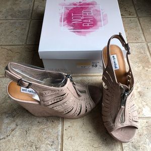 New in box Not Rated wedges